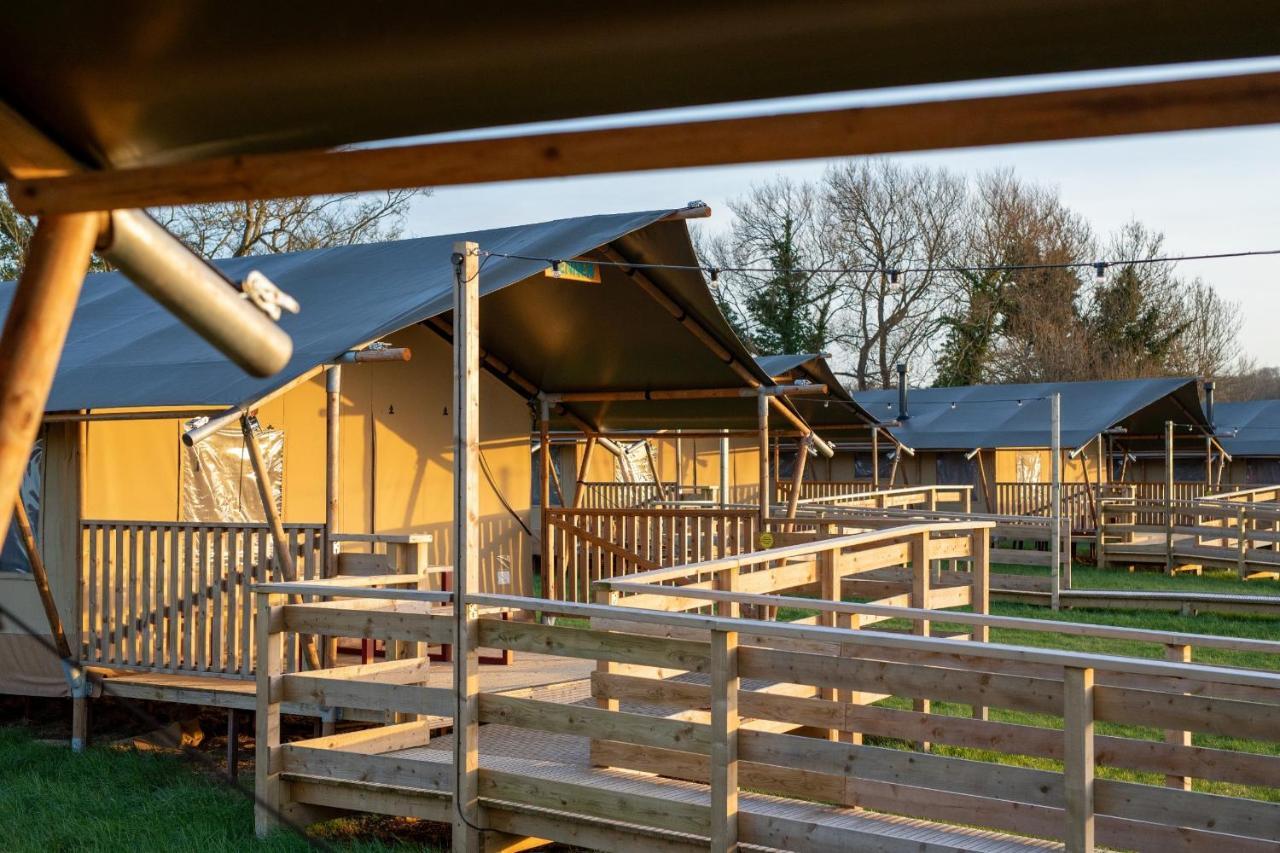 The Camp At The Wave Ξενοδοχείο Μπρίστολ Εξωτερικό φωτογραφία
